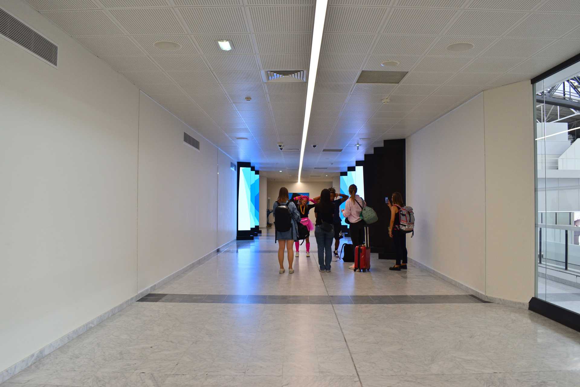 7th Day Aeroport Cote d'Azure 10