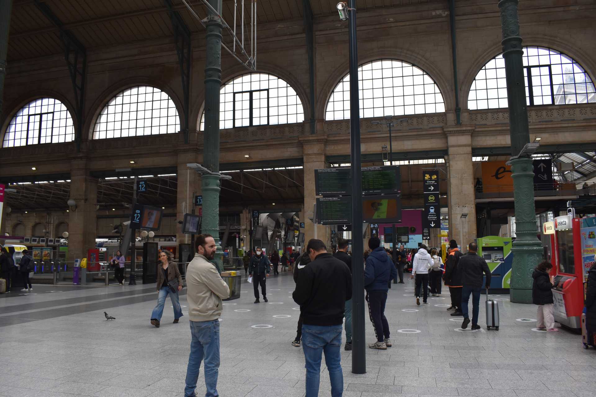 Paris Gare du Nord inside 2