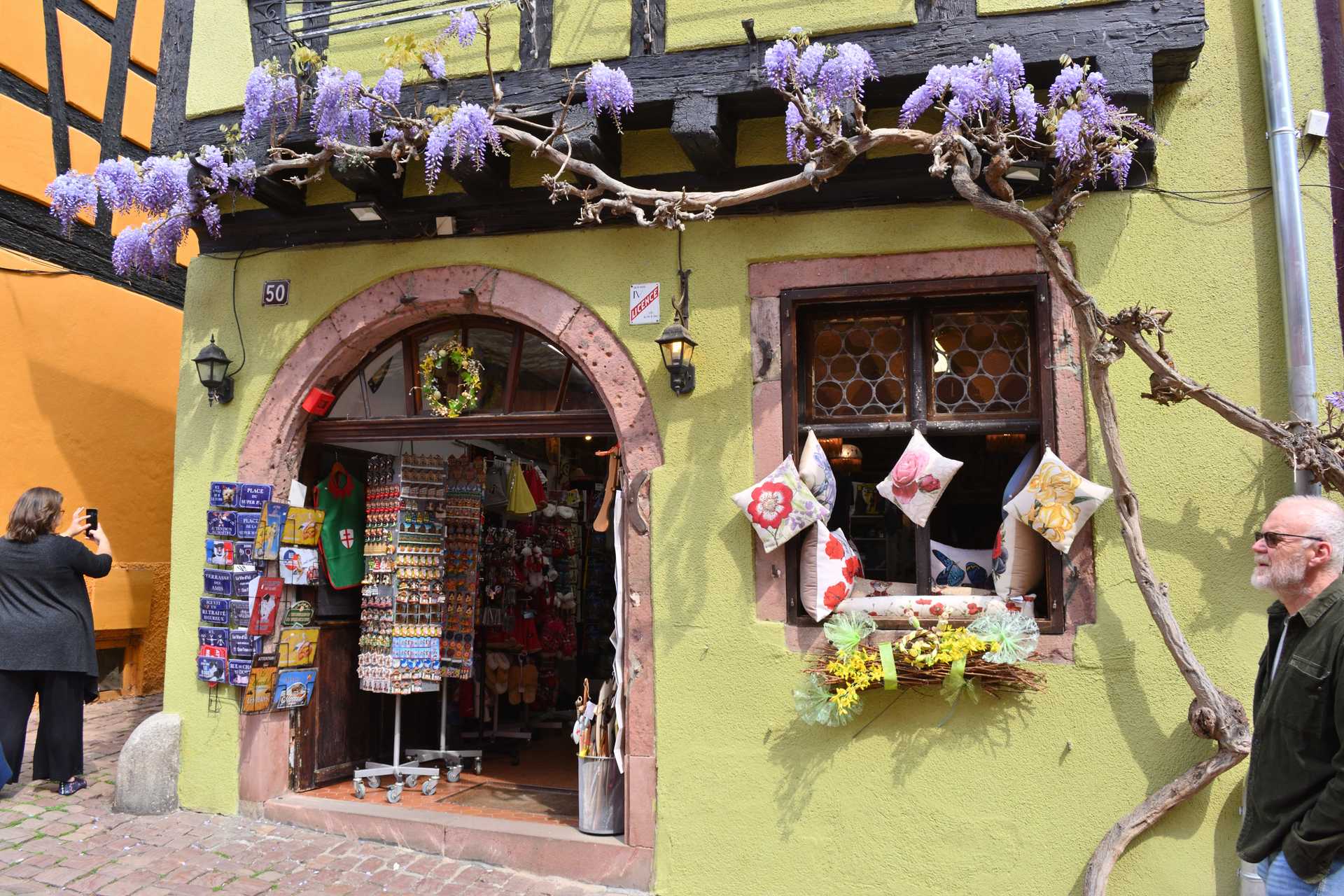 Colmar 4th Day Riquewihr Rue du General de Gaulle 42