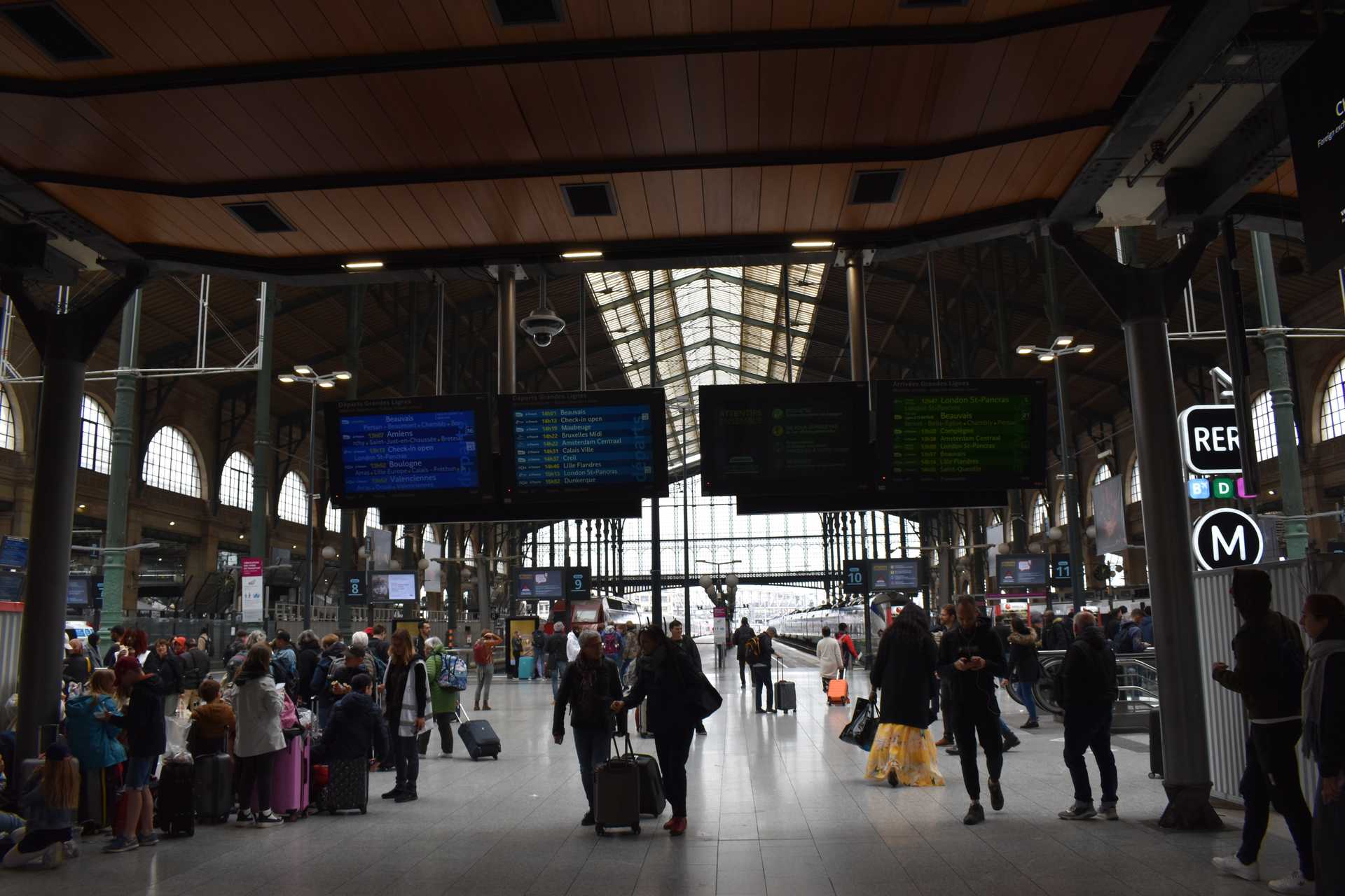 Paris Gare du Nord inside 1