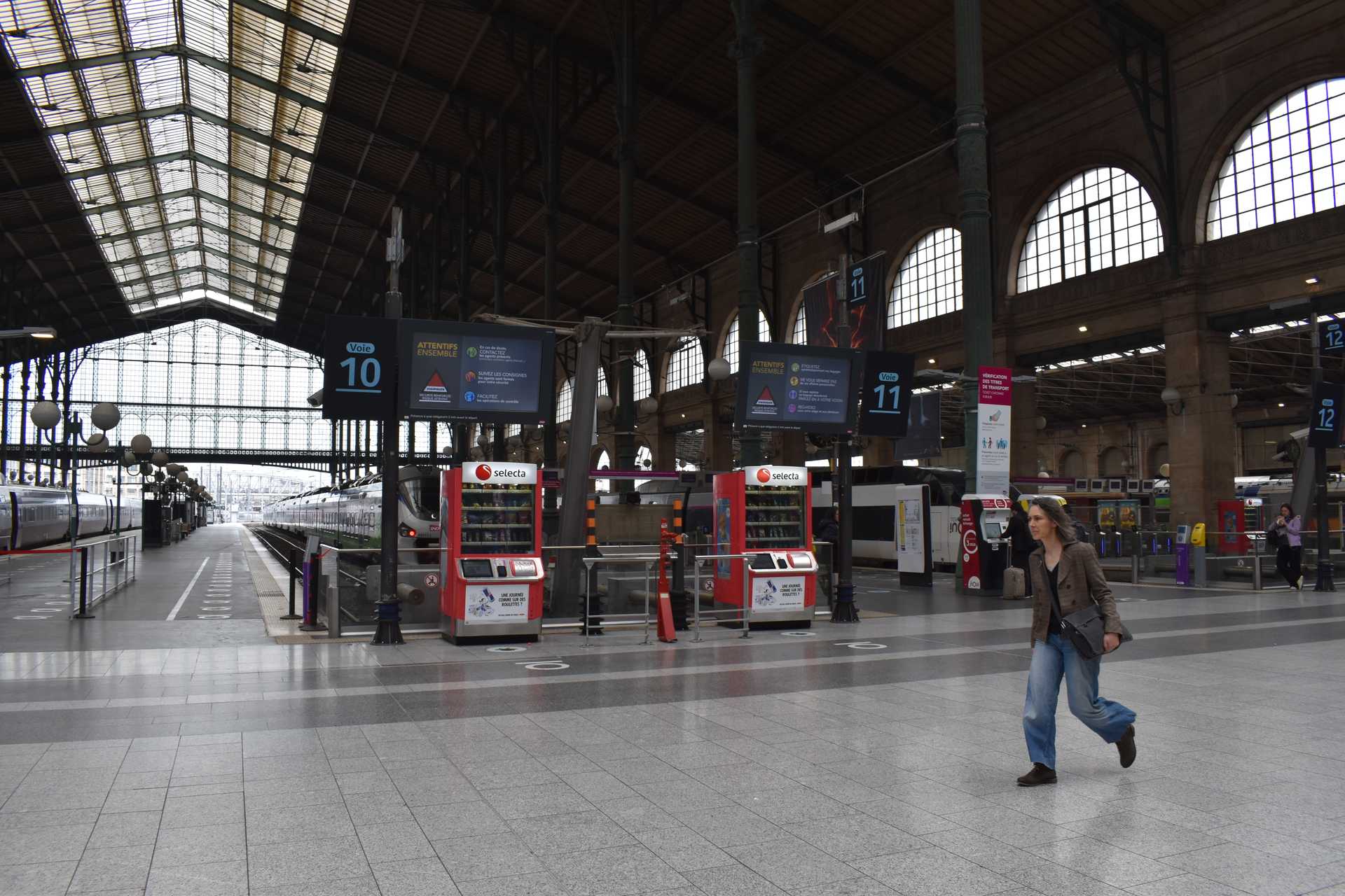 Paris Gare du Nord inside 3