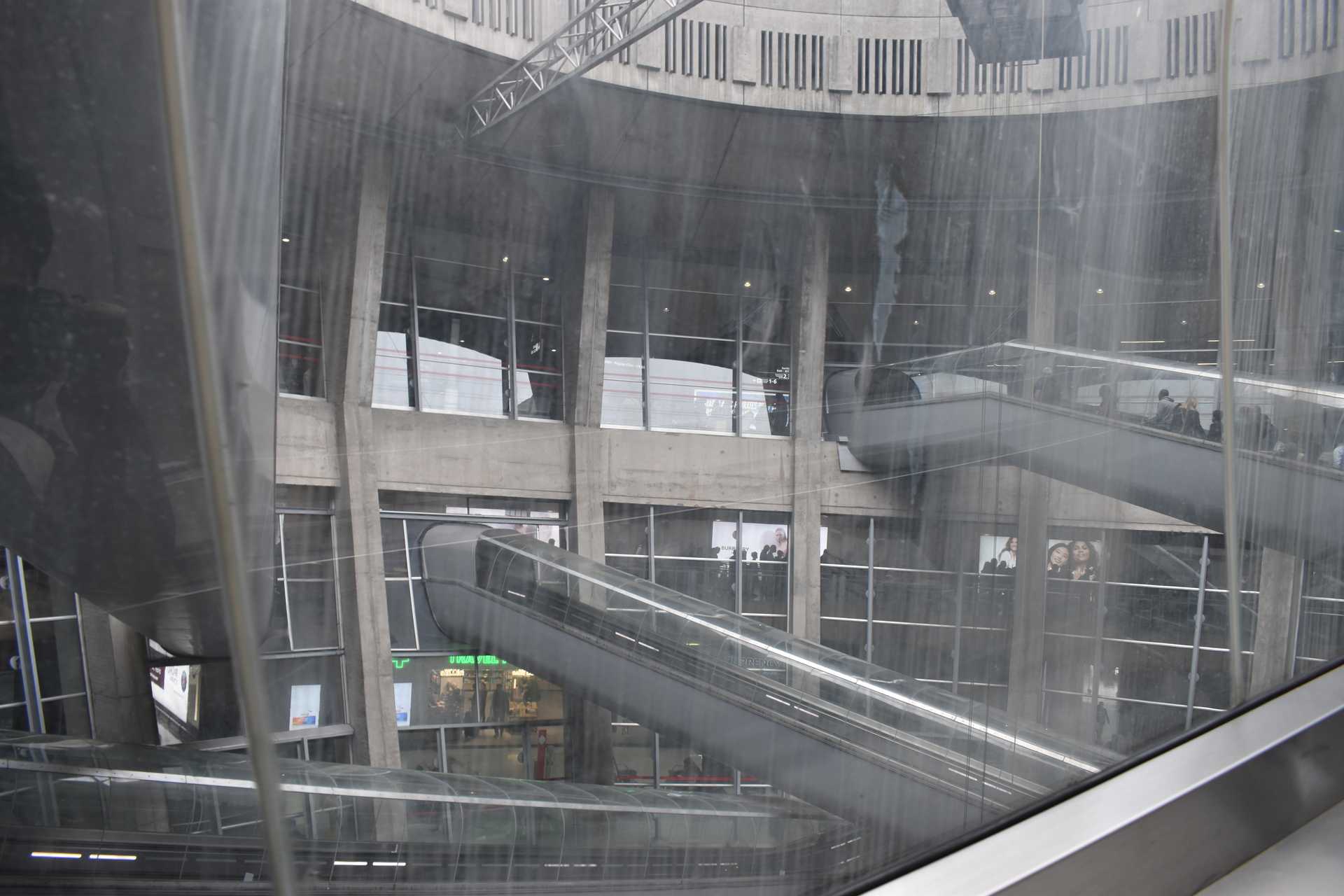 Paris Chales de Gaulle Airport Skelton Walk 2