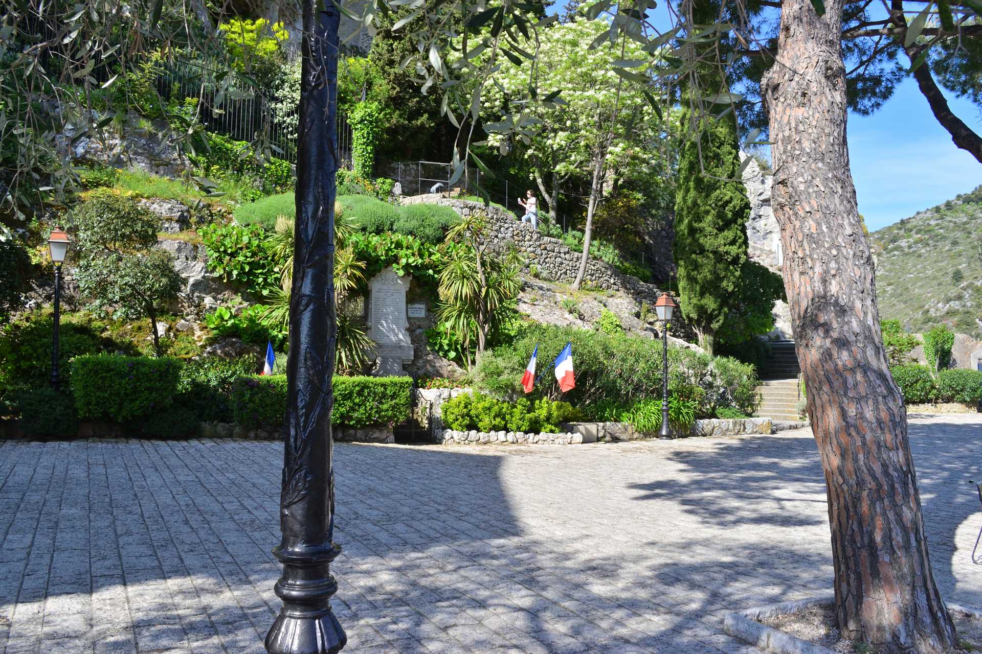 7th Day Eze Village Eglise 5