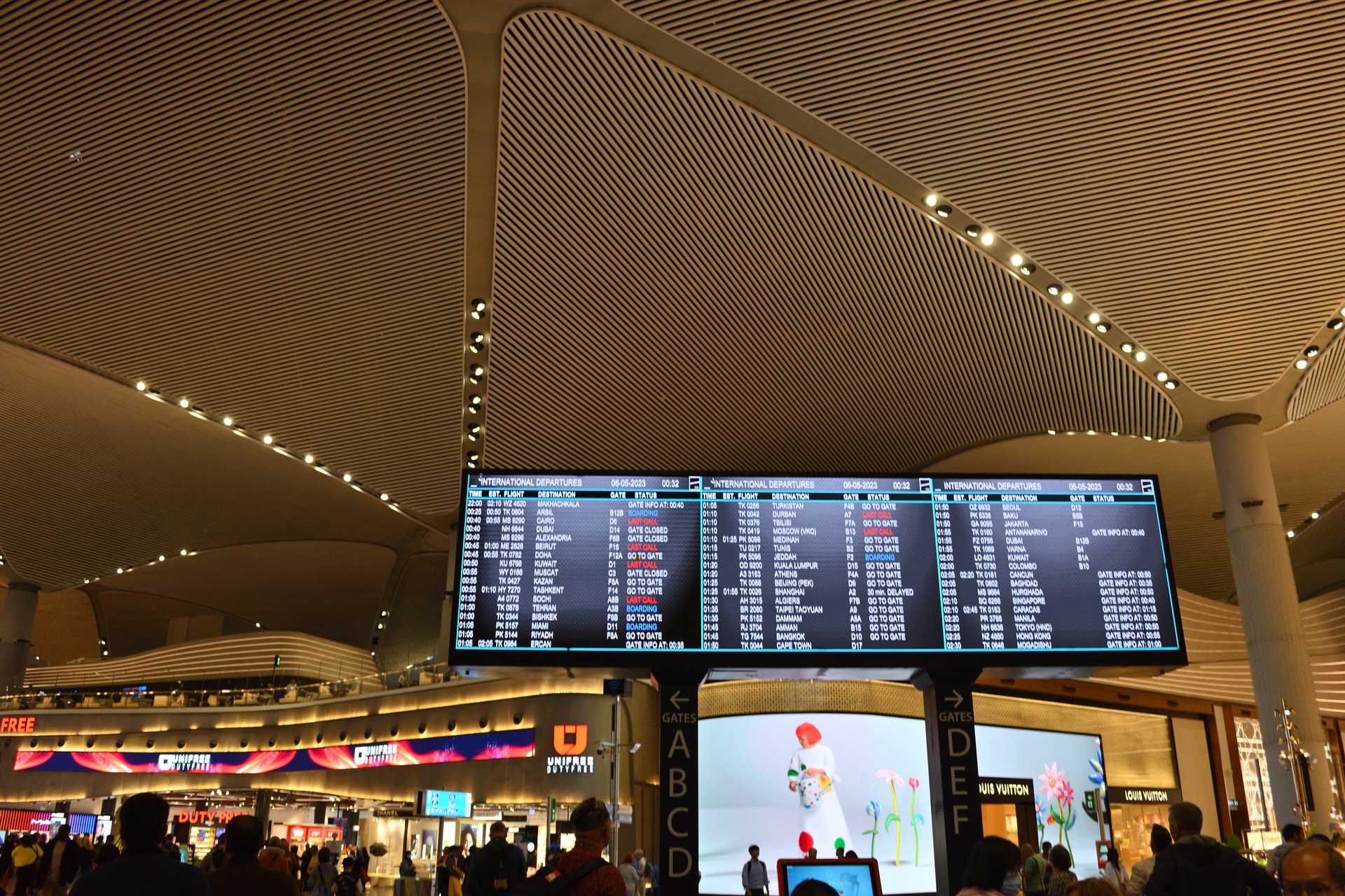 7th Day Istanbul Airport 10