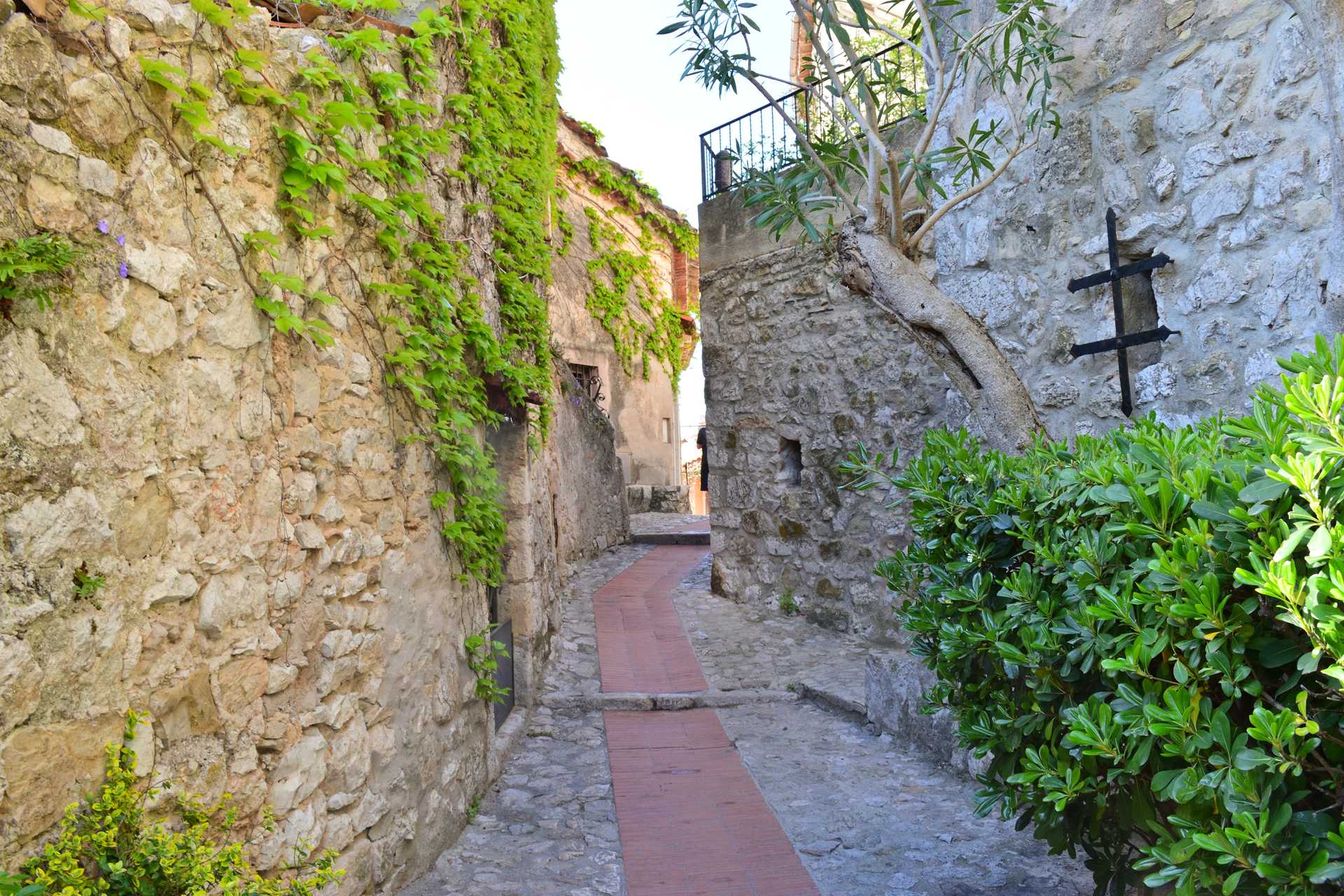 7th Day Eze Village Eglise 2