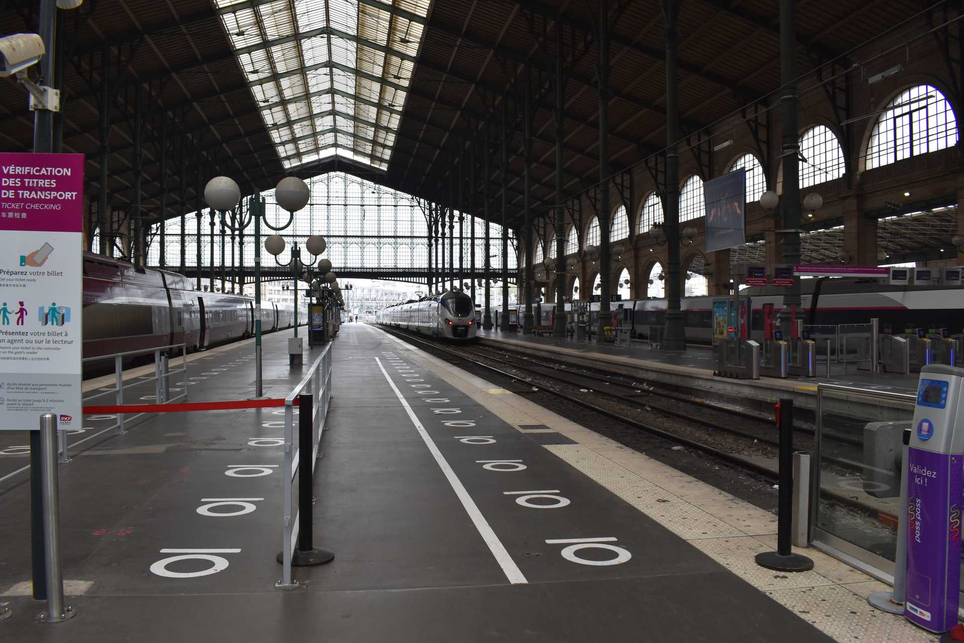 Paris Gare du Nord inside 7