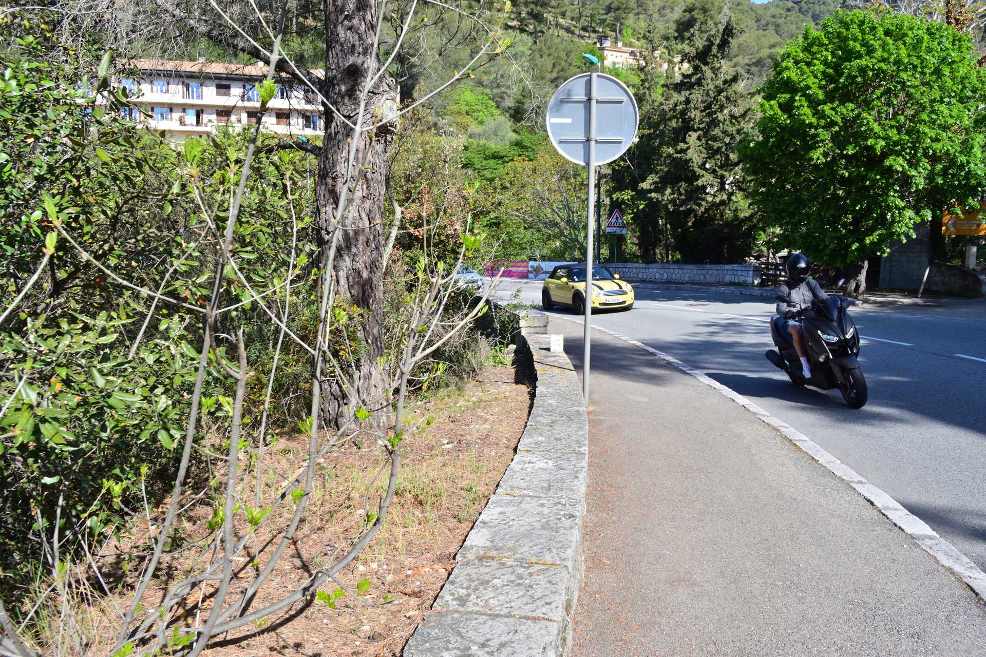 7th Day Eze Village Walk to Bus Stop Model 16
