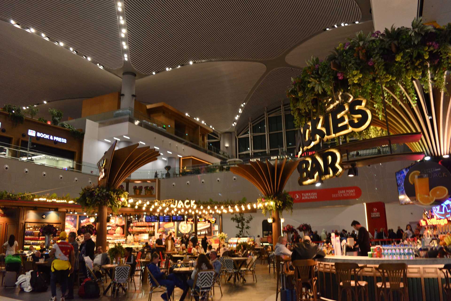 7th Day Istanbul Airport 19