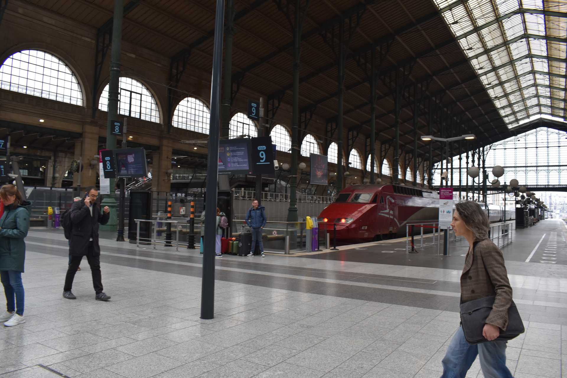 Paris Gare du Nord inside 4